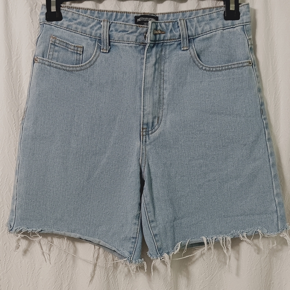PRETTYLITTLETHING Light Wash Frayed Denim Shorts Size 4